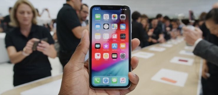    Это не рамки, а самые настоящие РАМКИ! И даже по такой фотографии видно, что экран не такой контрастный, как OLED.