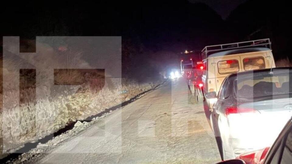     На КПП "Верхний Ларс" – пробка из желающих уехать из Грузии в Россию "Известия"