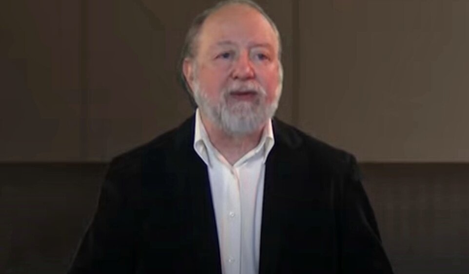 Крэйг Хоган.