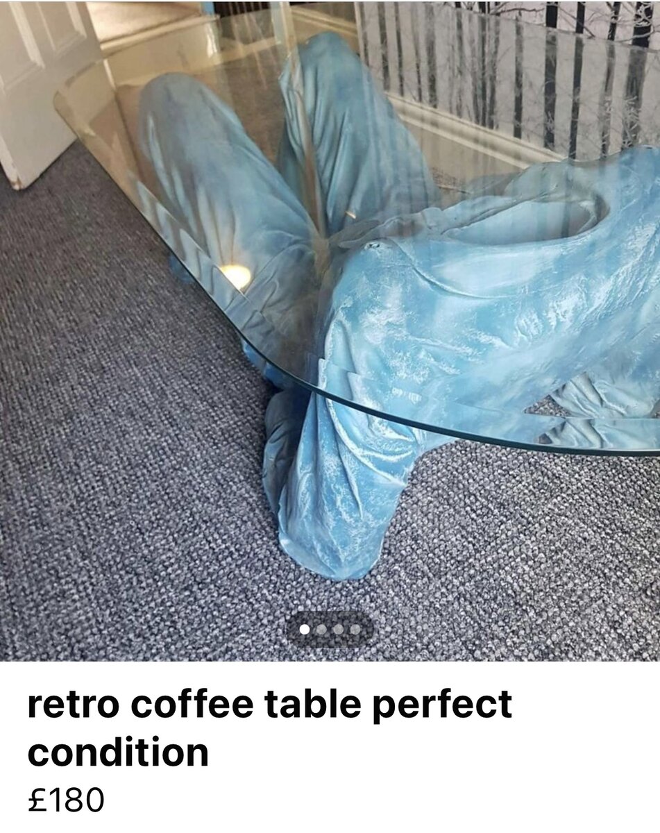 Журнальный столик. Фотография из открытого источника. 