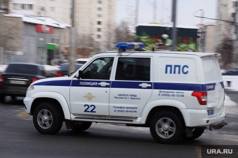    Полицейские задержали трех подозреваемых иностранцев