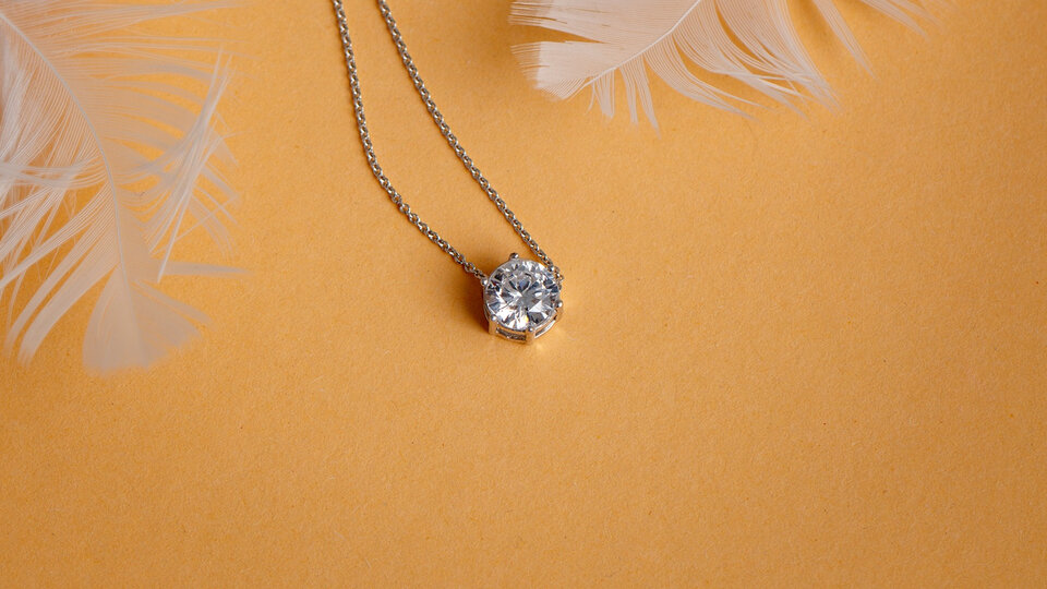 Женское серебряное колье 925 пробы