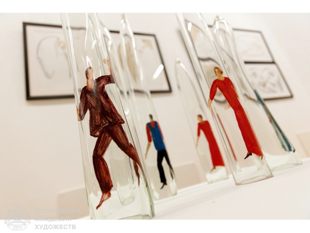 Фрагмент экспозиции Отделения декоративных искусств Российской академии художеств в МВК РАХ (Москва, Пречистенка, 19). Фото: Виктор Берёзкин, пресс-служба РАХ. 2023.