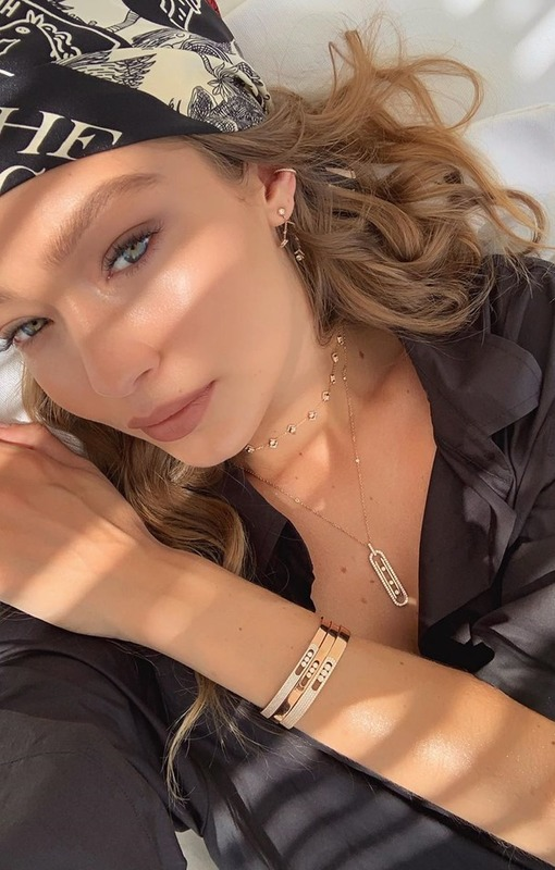 Принтованные банданы произвели фурор на последнем показе Dior и стали предметом обожания модных инфлюенсеров