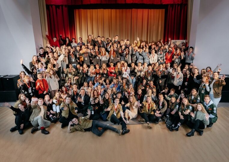     Для работы всех ребят разделили по трем направлениям