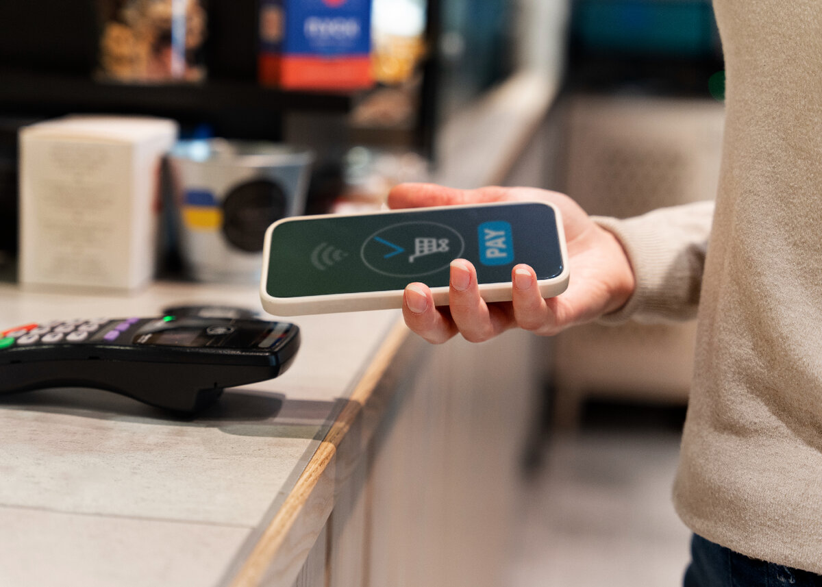 Платежный стикер - та же карта, только с усиленным NFC-чипом