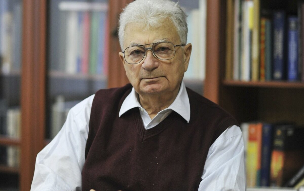 Юрий Оганесян