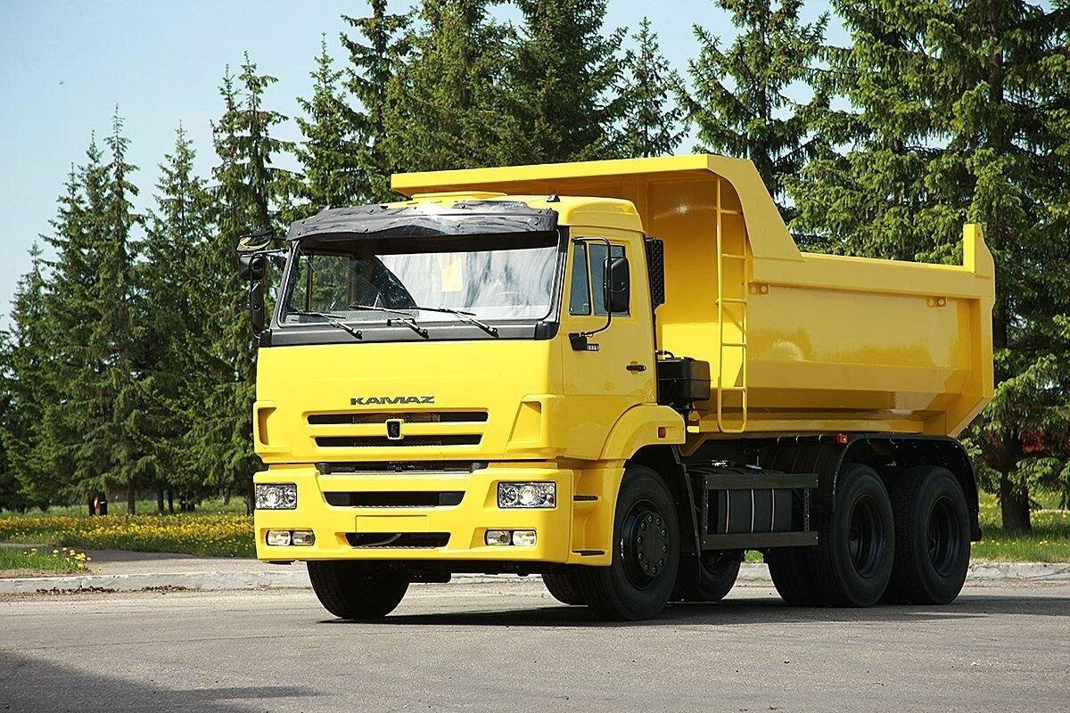 Из-за санкций покупка европейской техники в нашей стране стала практически невозможна, теперь рынок делят в основном «китайцы» и КАМАЗ