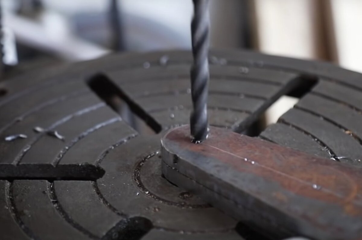      Сверлим отверстия