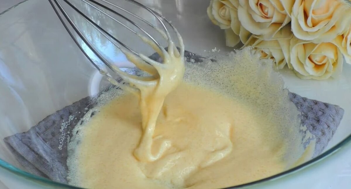      Готовим тесто для сметанного торта