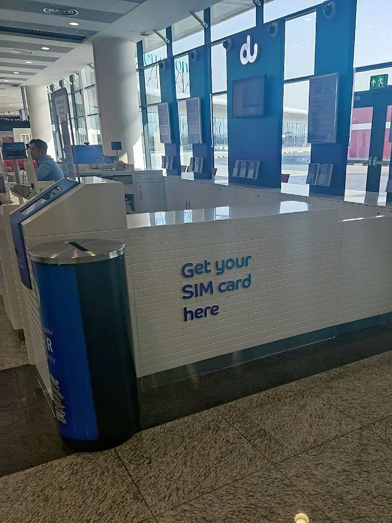 Точка оформления дубайской сим-карты. Мобильный оператор du.