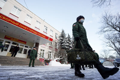    Призывники на призывной комиссии в армию армия солдат военные форма медкомиссия ©Пелагия Тихонова РИАМО