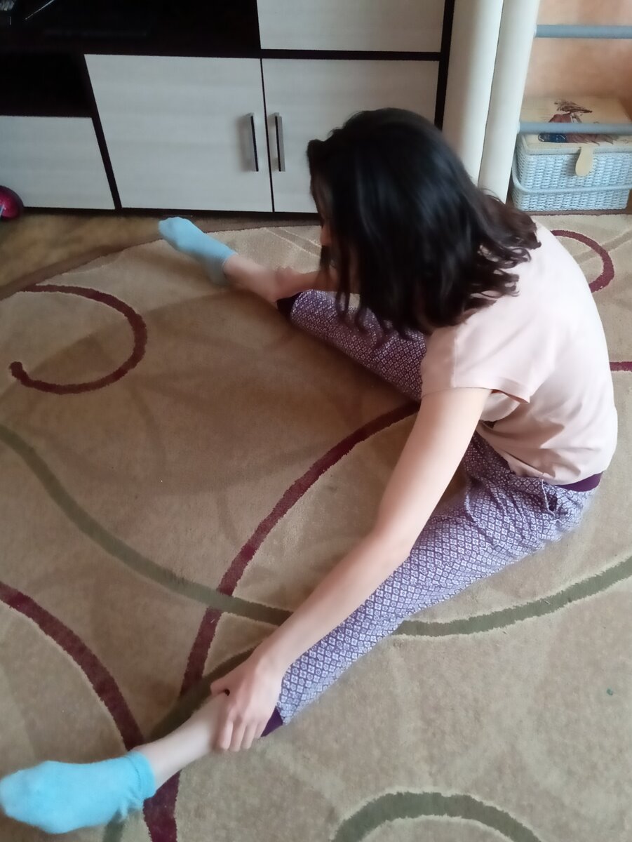 Сижу сама и тянусь