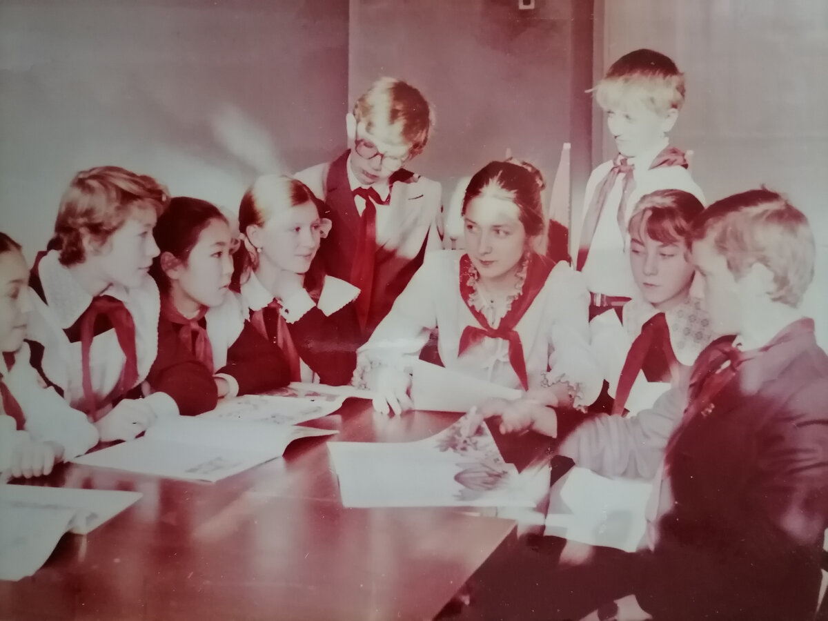 1987год. Пионервожатая г. Семипалатинск