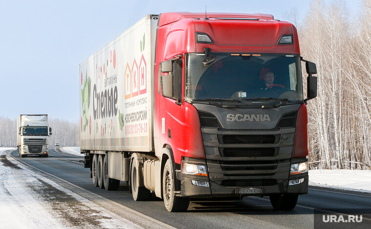    На курганской трассе произошло ДТП с грузовиком