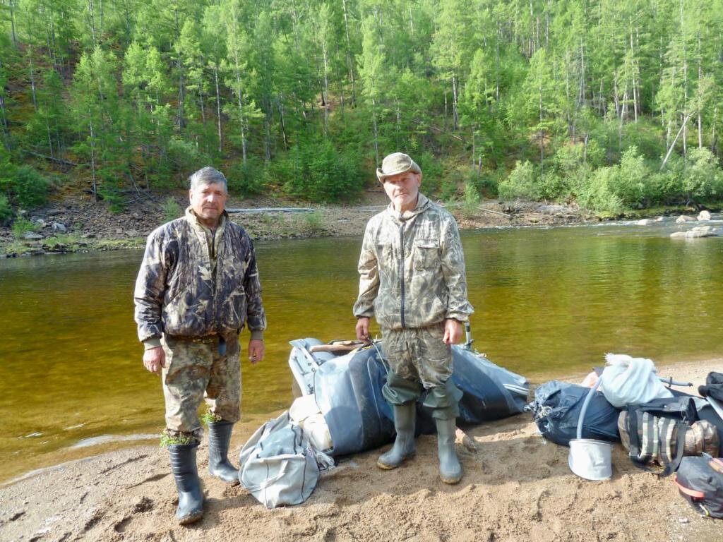 После прохождения очередного порога. Михаил Пнёв и Александр Попов.