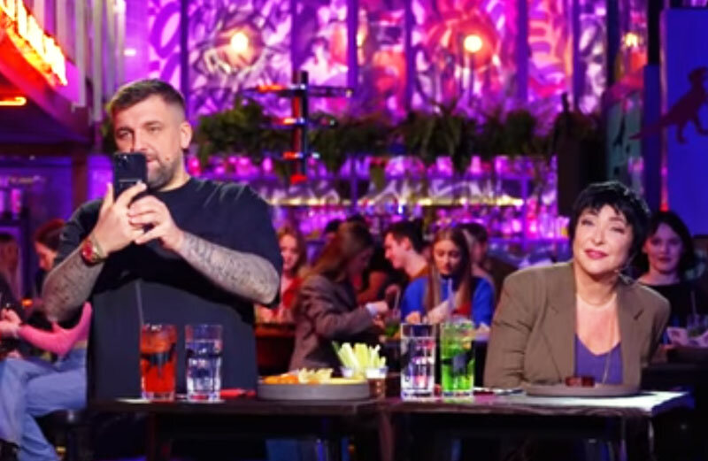    Баста и Лолита Милявская в YouTube-шоу «Вопрос ребром»Кадр из видео