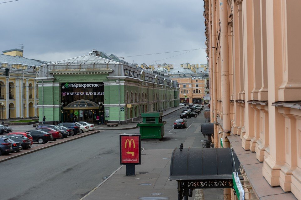    На Думской улице опечатали бары Олег ЗОЛОТО