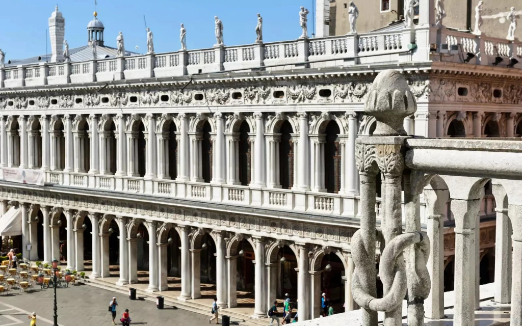 монументальная библиотека Сан-Марко