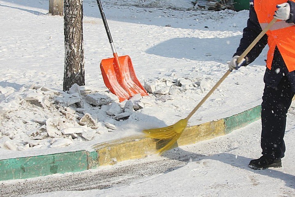     В Красноярске дворник театра домогался доставщика пиццы. Фото: Надежда Май