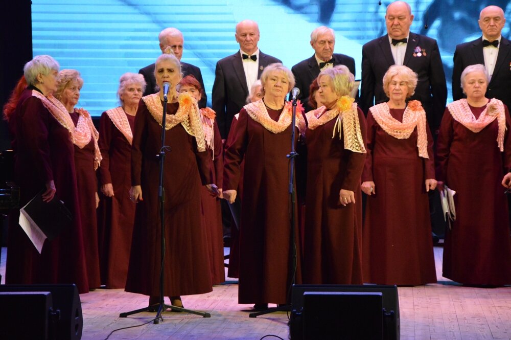 скрипачка алтайской филармонии. концерт в марке посвящённой 80-летию сталинградской битве. где прошел концерт реквием. концерт в марке посвящённой 80-летию сталинградской битве. где прошел концерт реквием.