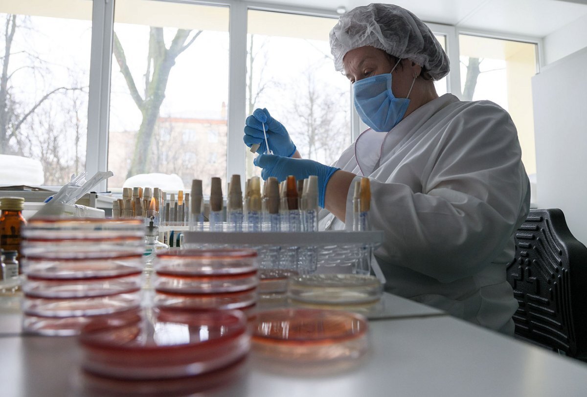    В России за сутки выявили более 9 400 зараженных COVID-19