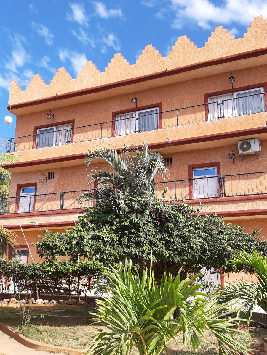 Гостиница при дневном свете