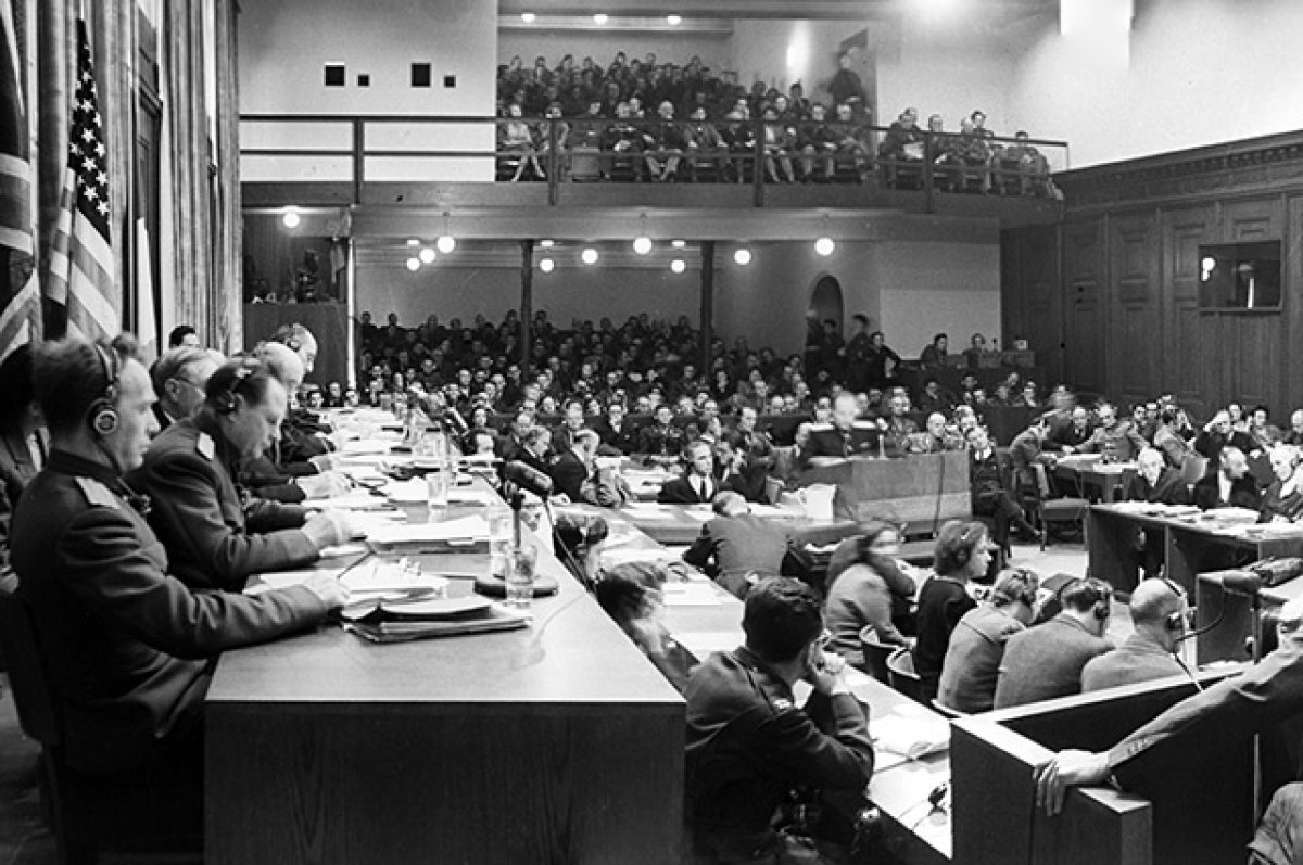    Нюрнбергский процесс называют "Судом истории".