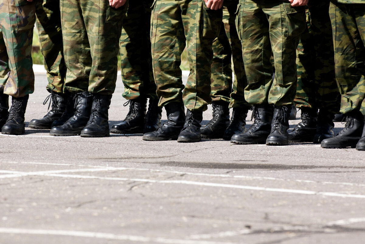 https://ru.freepik.com/free-photo/military-feet_1154243.htm