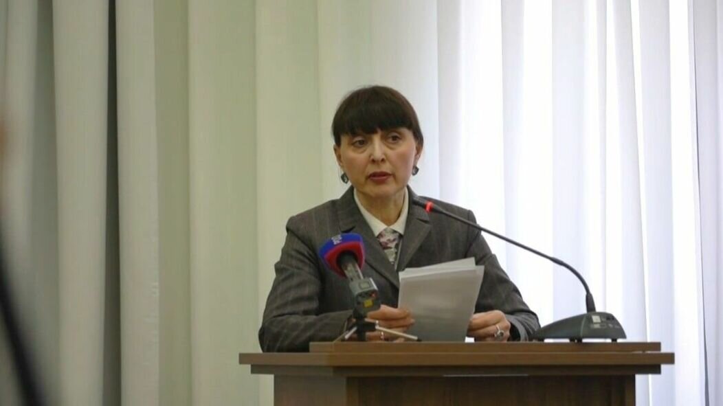     Для региона авиация является одним из ключевых видов транспорта. Без гражданского воздушного флота немыслима жизнь отдаленных северных поселков