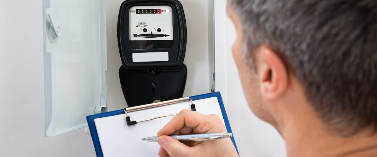 Согласно принятой мировой практике, потребители электроэнергии должны устанавливать приборы, учитывающие ее расход, и производить оплату в соответствии их показаний.