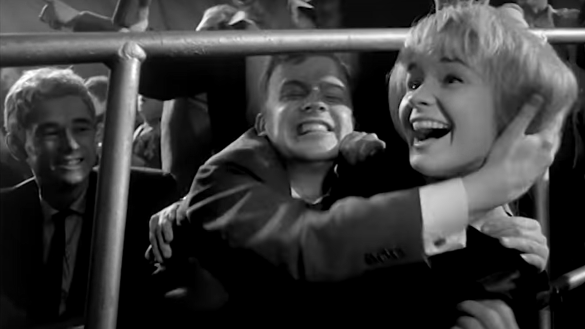 Кадр из фильма "Люди и звери". "Милые ребята" - братья Хаслингеры. Алексей их под утро из кабаков в качестве груза доставлял. Бригитта - Эвелин Крон, Зигфрид - Фридрих Юнге, Отто - Петер Ройссе.