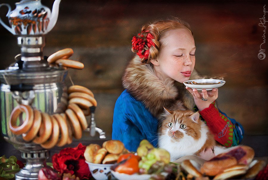 Картина женщина с самоваром и баранками