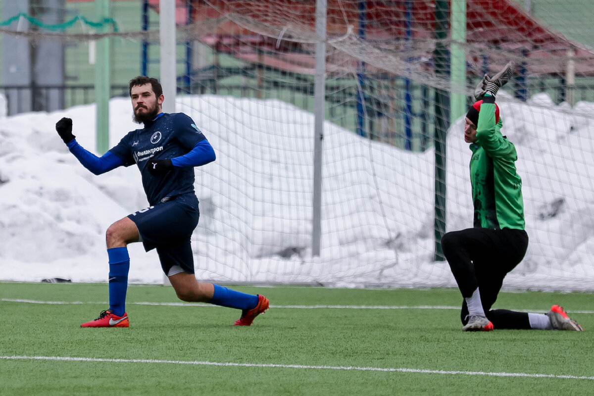 Вратарь забил в ворота