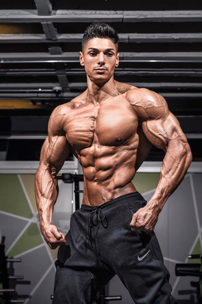 Фитнес-модель Andrie Duie. Рост - 181 см. Вес - 75 кг.