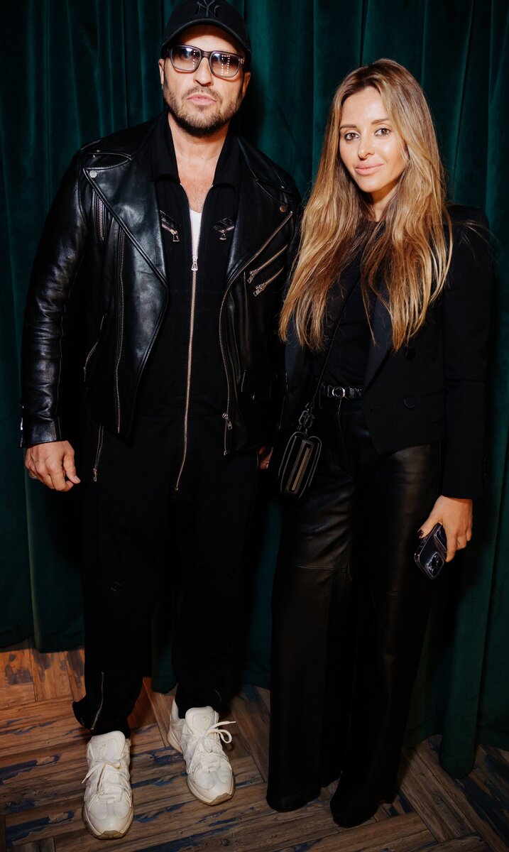    Александр Ревва с женой Анжеликой на премьере фильма "Непослушная"Пресс-служба