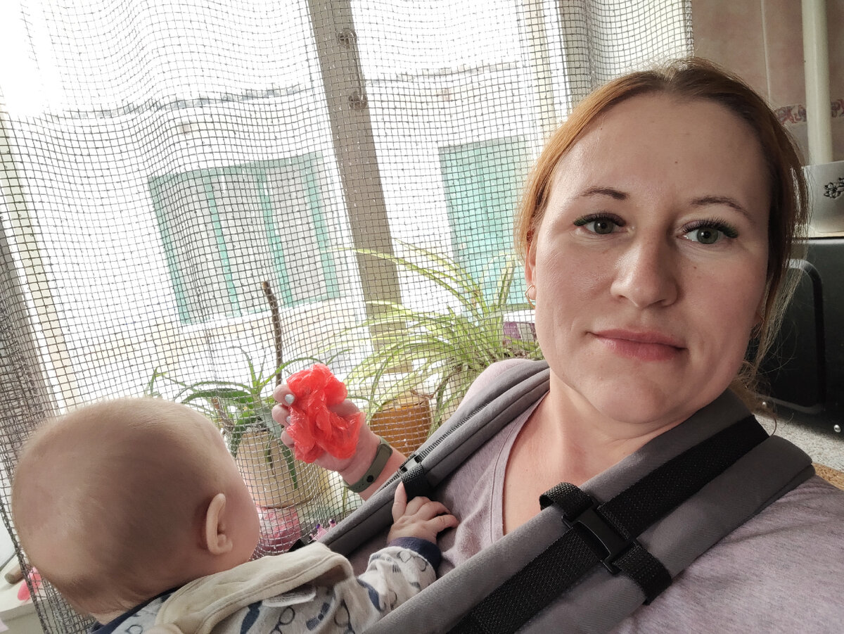 Самая лучшая игрушка - это пакетик.))) 