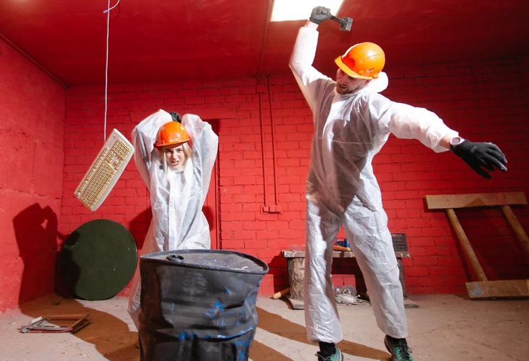    На краш-свидании в «Утесе» разрешат бить посуду и другие вещи