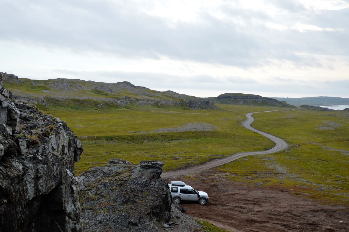 Вид со скалы за которой урочище Керкук (Кекурский мыс)