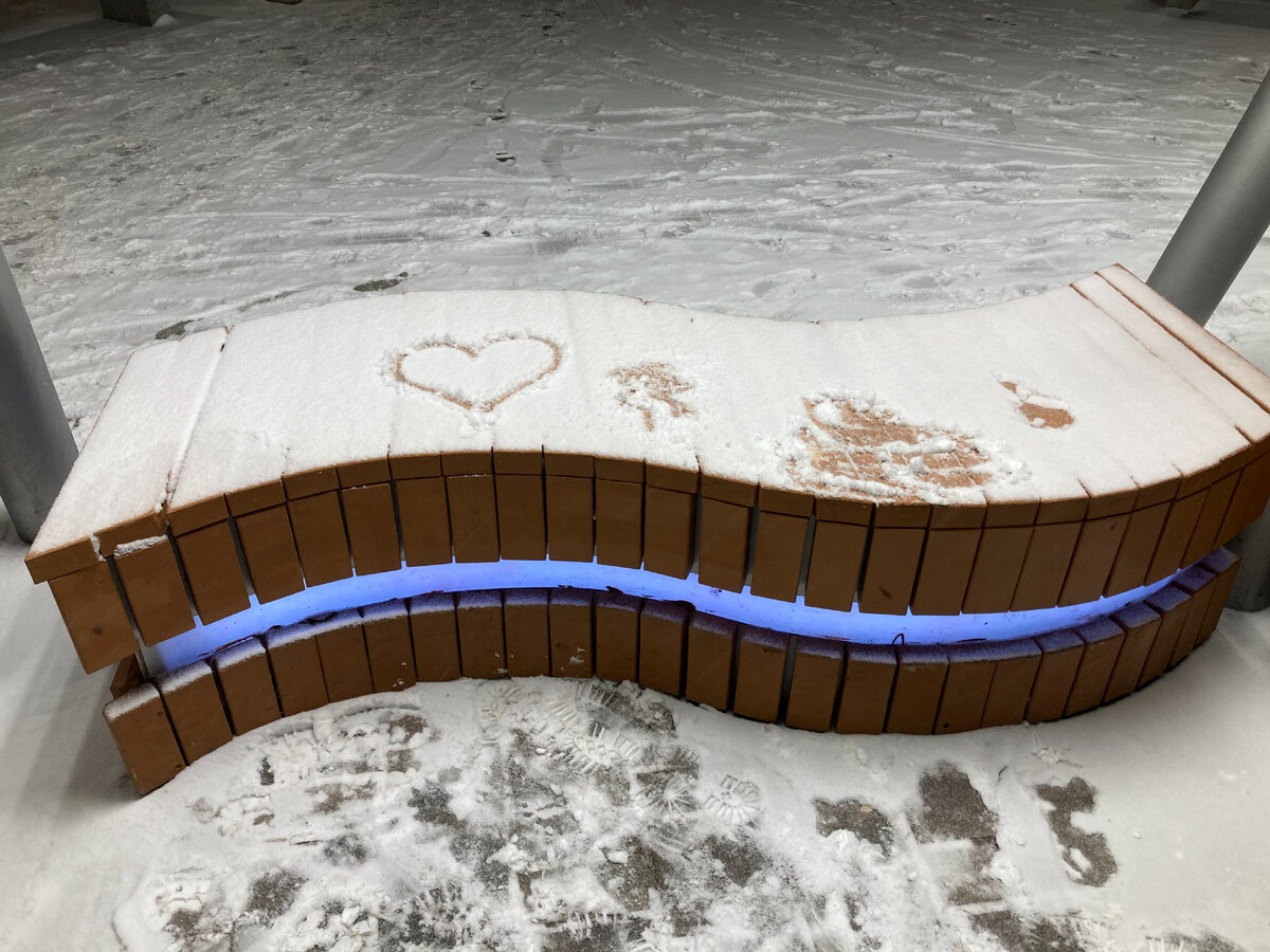 А тут - тронутые)