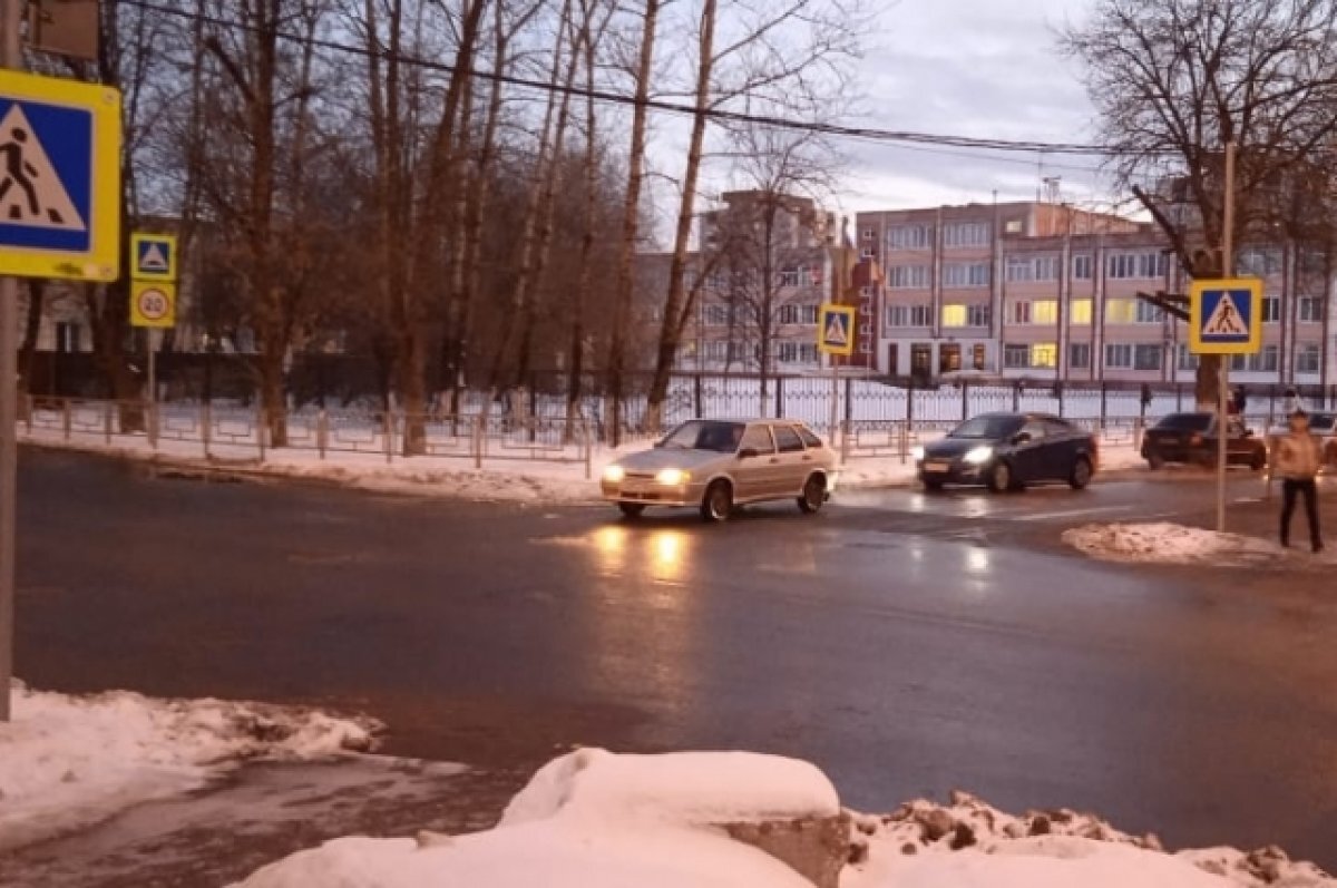    Жители Твери жалуются на отсутствие разметки на пешеходном переходе у школы