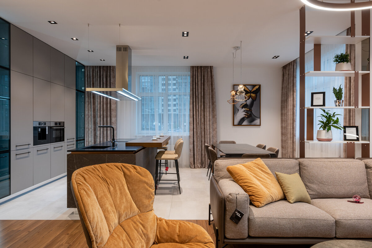 Нестандартная расстановка способна взбодрить интерьер.