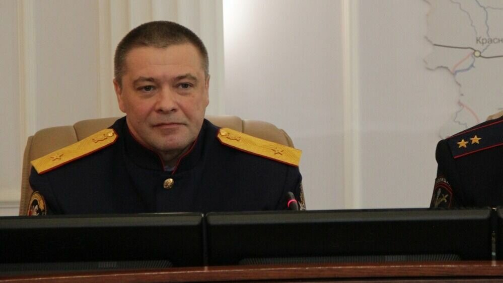     Руководитель следственного управления СКР по КБР Андрей Потапов 10 февраля приехал в станицу Екатериноградская, в колхоз имени Петровых, и, как сообщила пресс-служба ведомства, провел там прием граждан. При этом обратившиеся в редакцию Newstracker колхозники утверждают, что не знали о его визите.