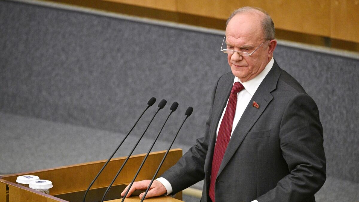    Руководитель фракции КПРФ в Государственной думе РФ Геннадий Зюганов выступает на XI Рождественской парламентской встрече© РИА Новости / Рамиль Ситдиков