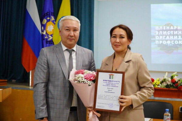    Шафран ТЕПШИНОВ и Цаган ЭДЕЕВА