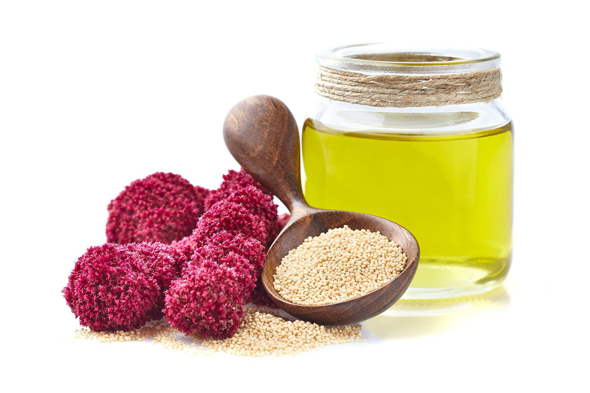 Масло амаранта полезно употреблять в пищу, а также наносить на кожу и волосы