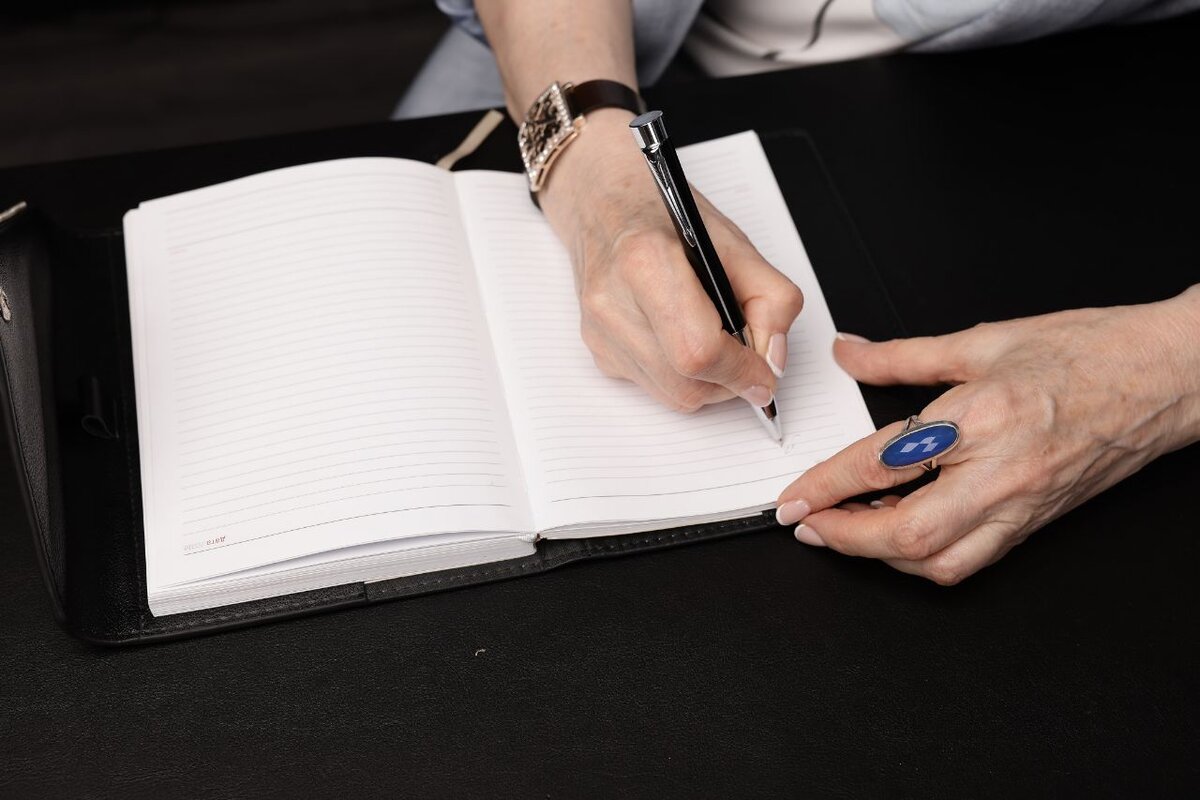 Фото из архива автора. " Что написано пером, того не вырубишь топором"