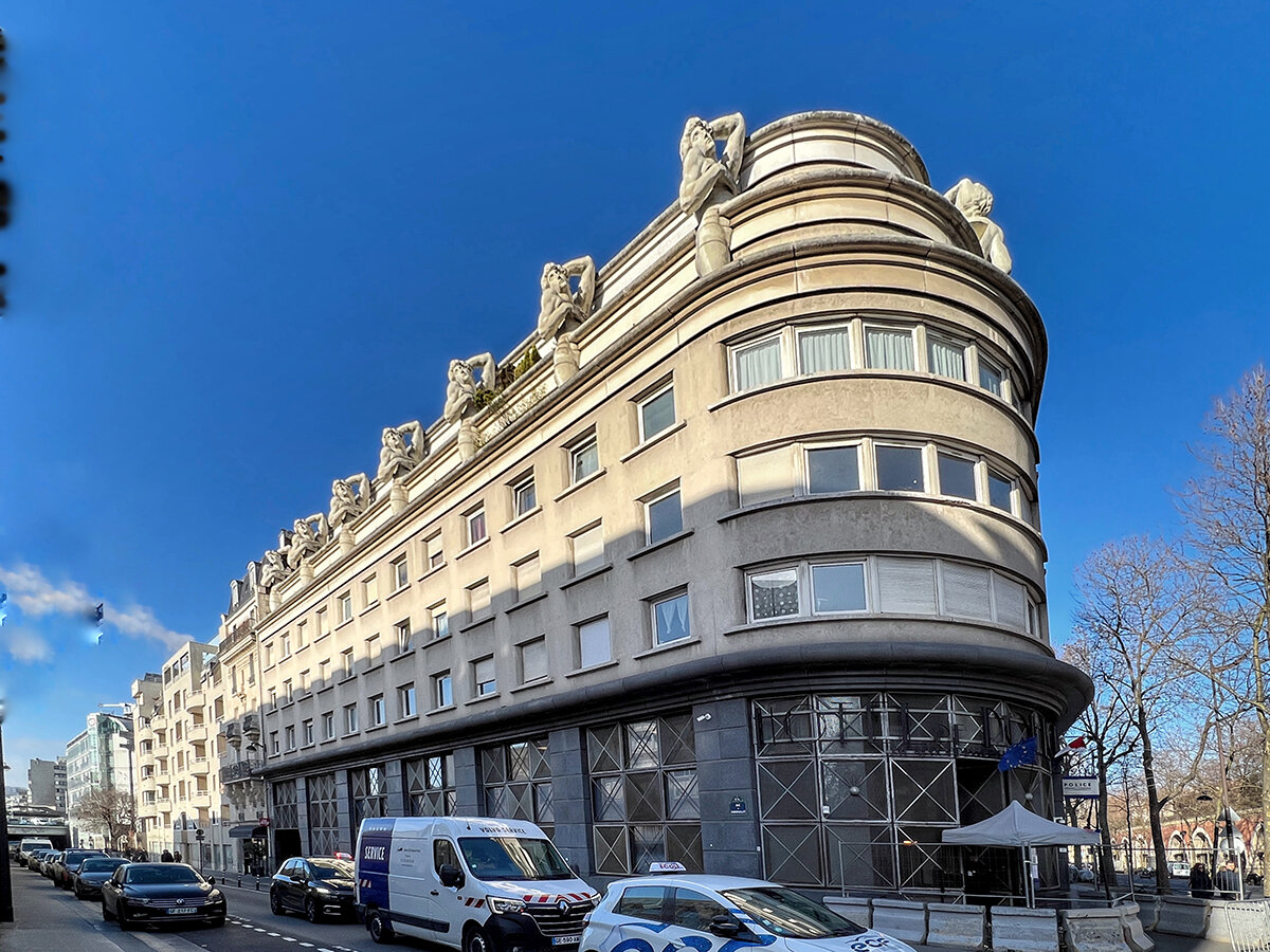 «Дом с рабами», Париж. Фото автора.