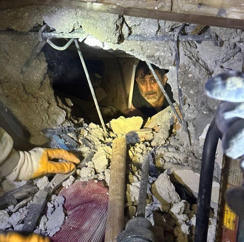     Один из спасенных волонтерами мужчин. Фото: Расул Тавдиряков