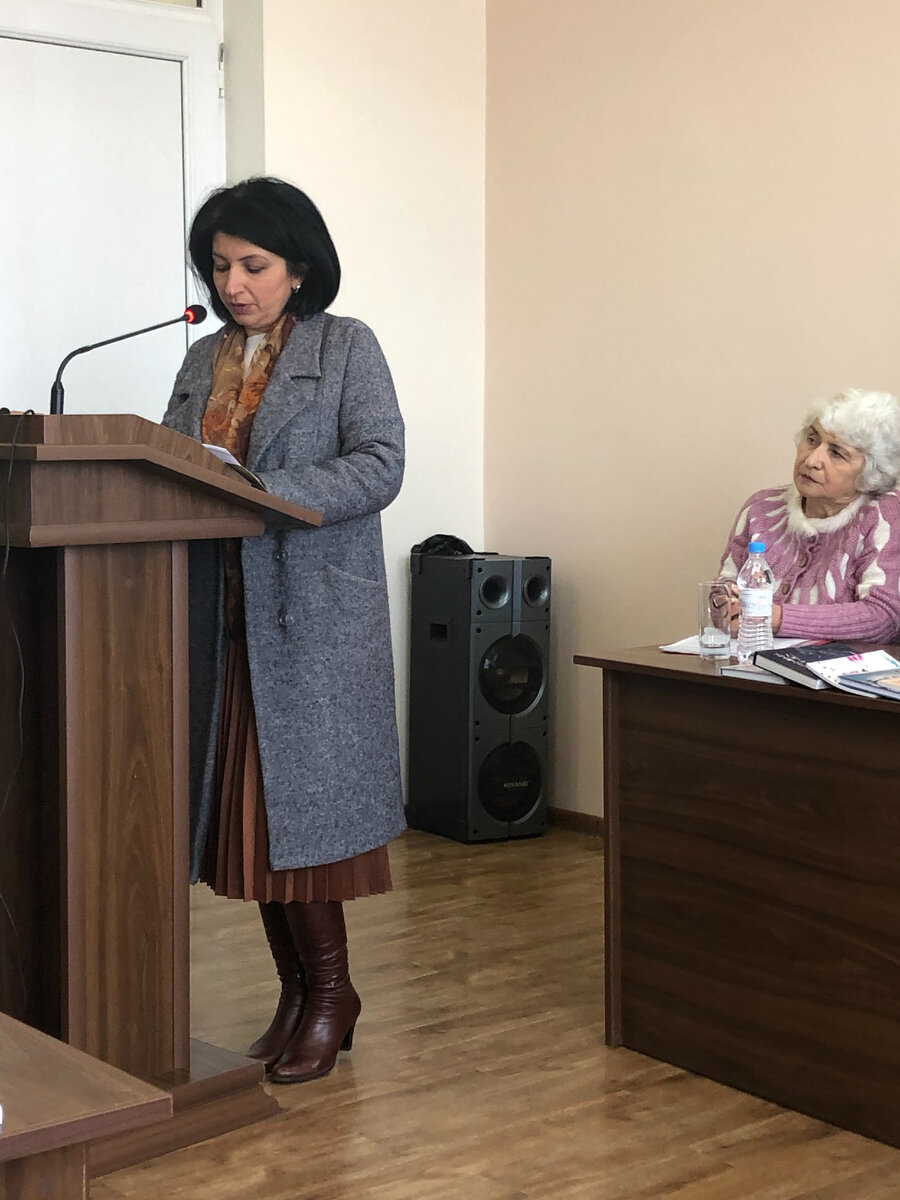 В столице Нагорного Карабаха - Степанакерте отметили 70-летие поэта Давида Микаеляна. Фоторяд